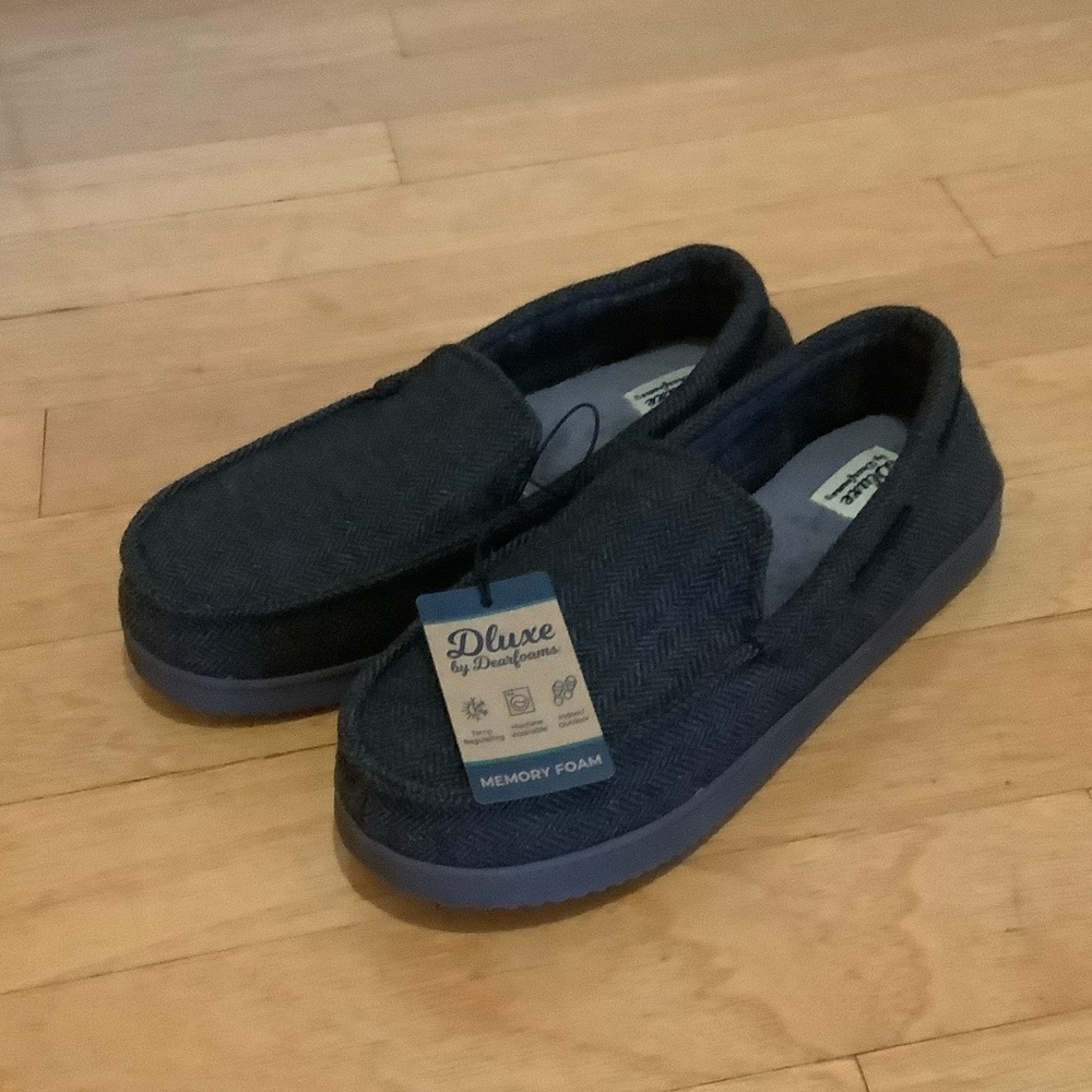 Dearfoams Men's Dark Gray Slippers